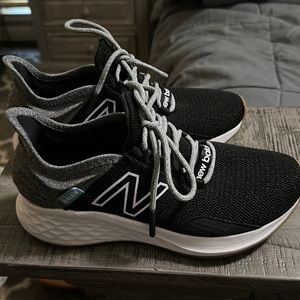 Like new size 5 new balance shoes